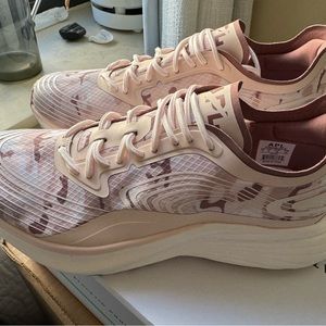 APL Streamline Sneakers - women’s size 8.5 / men’s size 7